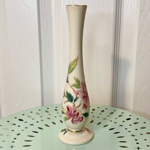 Beautiful Lenox Barrington Floral Bud Vase Magnolia Gold